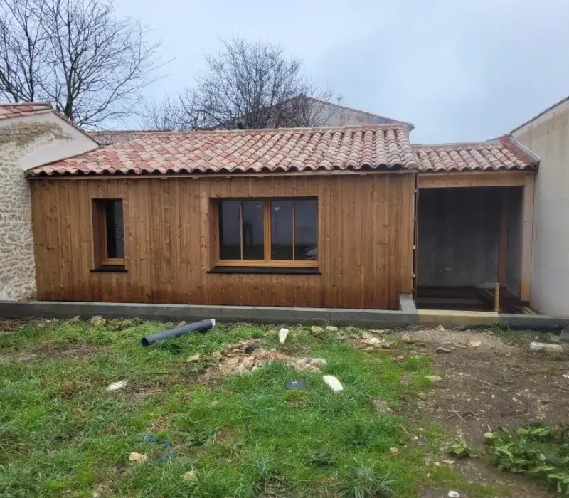 Réalisation de menuiseries extérieures par Conception Bois 17, charpentier à La Rochelle