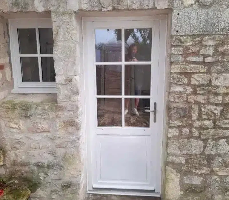 Réalisation de menuiseries extérieures par Conception Bois 17, charpentier à La Rochelle