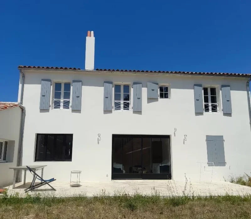 Réalisation de menuiseries extérieures par Conception Bois 17, charpentier à La Rochelle