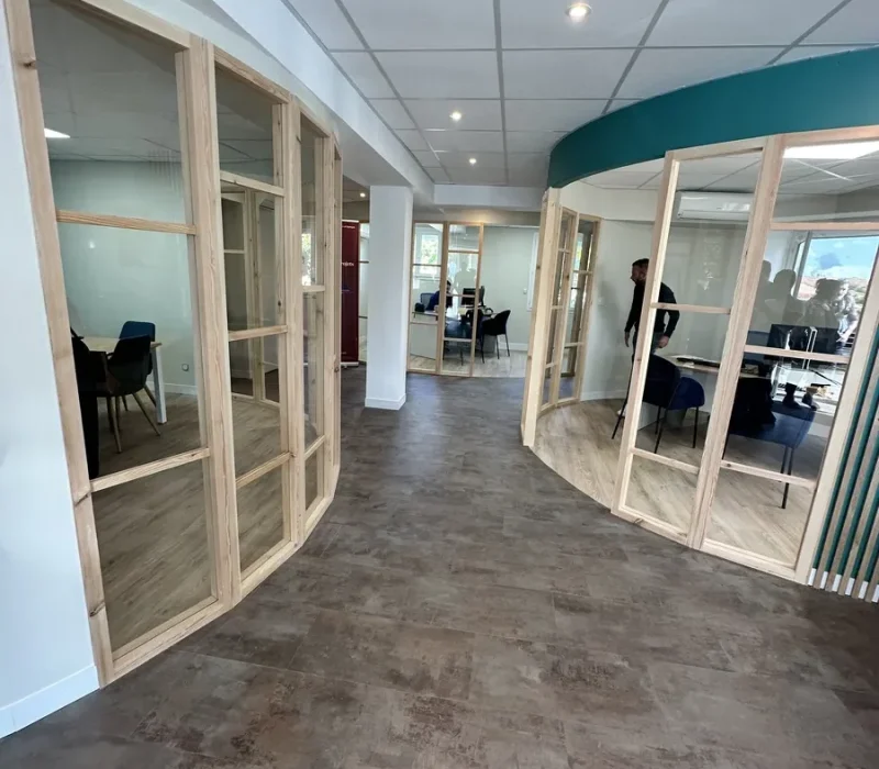 Réalisation de menuiseries intérieures par Conception Bois 17, charpentier à La Rochelle